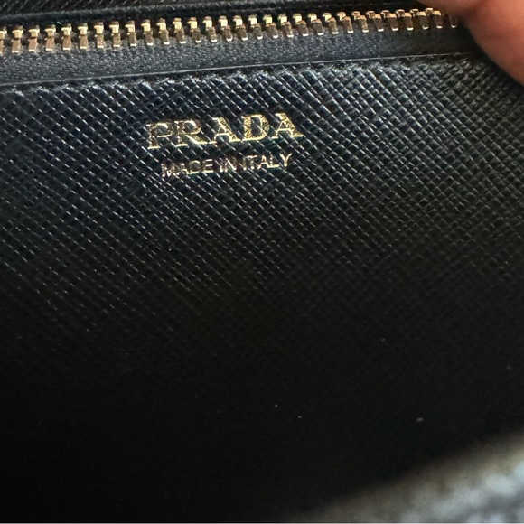 🍁SOLD🍁 Prada Saffiano Wallet - Picture 10 of 17